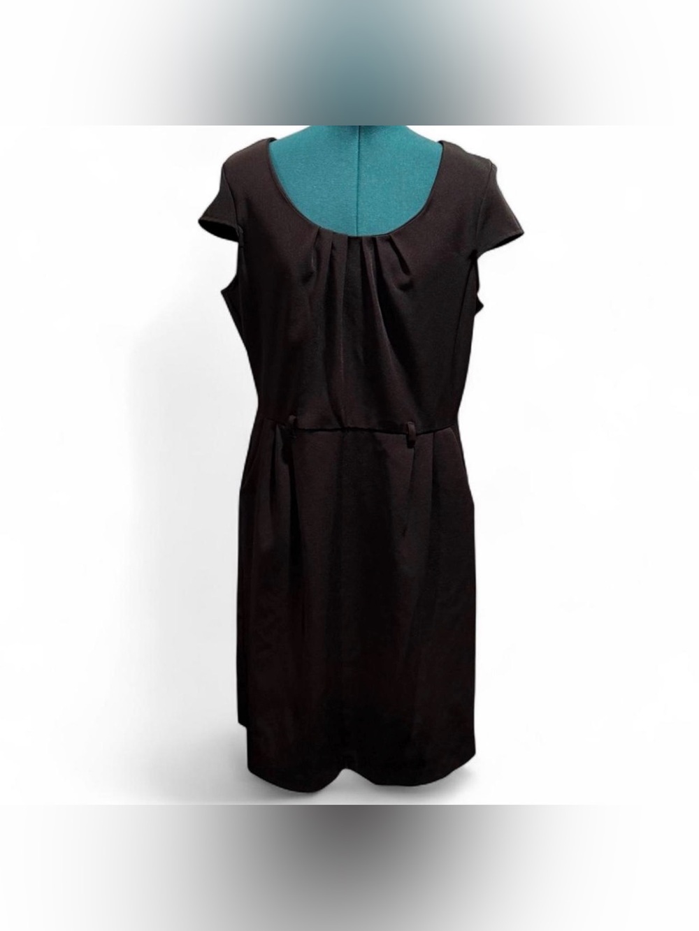 Olivia Matthews Black Midi Scoop-Neck Dress with Cap Sleeves